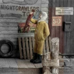N Scale People, The Lobsterman Inspecting His Large Lobster, Finished