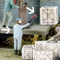 O Scale People, Freight Dock Worker Using FREIGHT HOOK, Finished