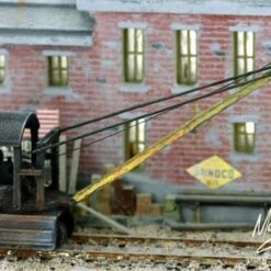 HO Scale Traveling Rail Crane, INDUSTRIAL Service Crane Finished Model