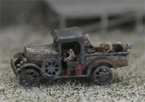 HO Scale 1930s Pick Up Truck RUSTING AWAY, Finished 1/87 Vehicle 3 HO Scale 1930s Pick Up Truck RUSTING AWAY, Finished 1/87 Vehicle